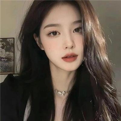 庇护棕榈树下